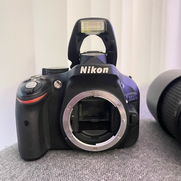 Nikon D5200 - Picture 5 of 8